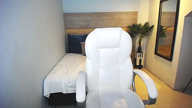 Snapshot of liseth_fox chatting on 01.29.25 liseth fox online show from 01.29.25