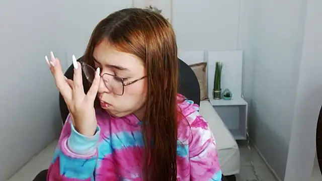 Snapshot of liseth_fox chatting on 02.17.25 liseth fox online show from 02.17.25