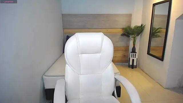 Snapshot of liseth_fox chatting on 02.20.25 liseth fox online show from 02.20.25