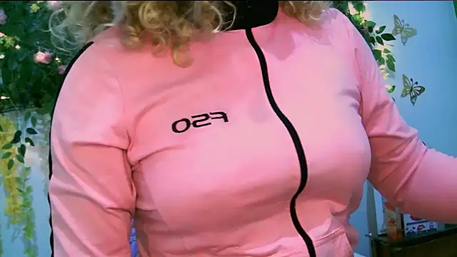 Snapshot of Crysrus chatting on 03.15.25 Crysrus online show from 03.15.25