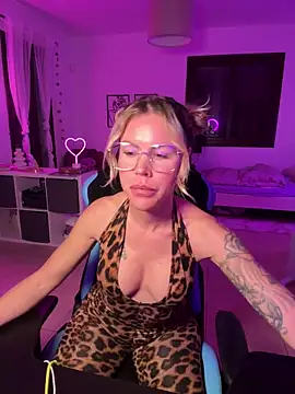 Lara Bergmann online show from 01.27.25