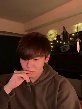 Snapshot of poketkuma chatting on 02.27.26 poketkuma online show from 02.27.26