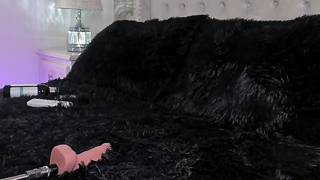 Snapshot of Kev_jenner chatting on 10.06.25 Kev jenner online show from 10.06.25