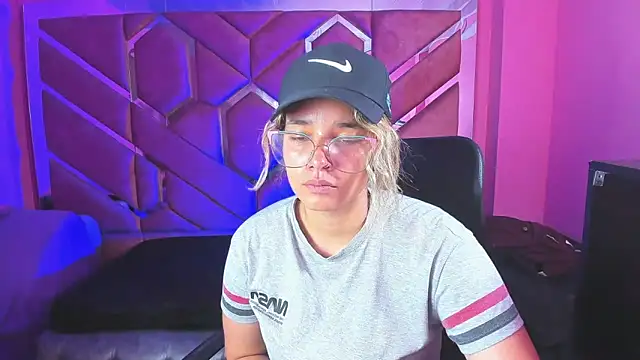 Olivia Fox69 online show from 02.19.25