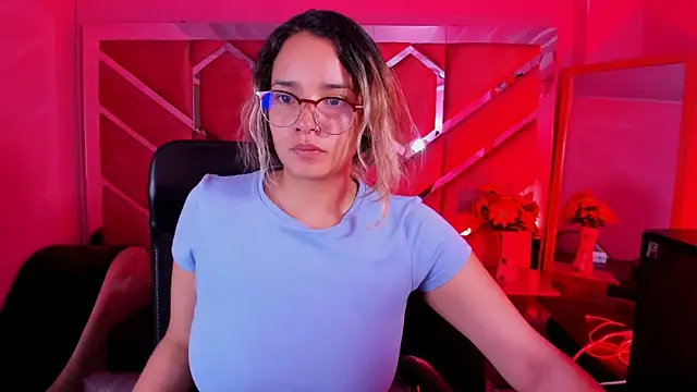 Snapshot of Olivia_Fox69 chatting on 02.06.26 Olivia Fox69 online show from 02.06.26