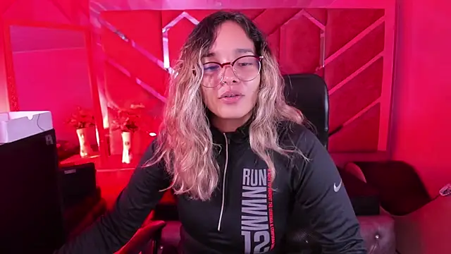 Snapshot of Olivia_Fox69 chatting on 02.10.26 Olivia Fox69 online show from 02.10.26