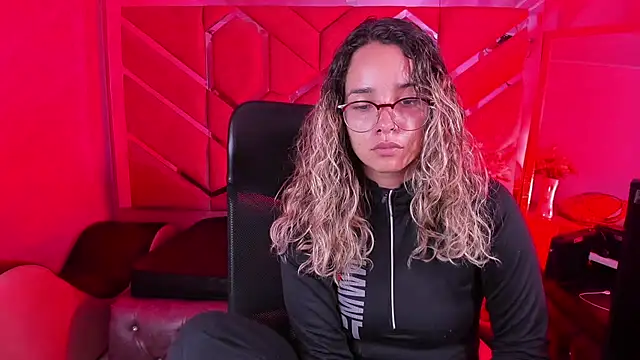 Snapshot of Olivia_Fox69 chatting on 02.11.26 Olivia Fox69 online show from 02.11.26