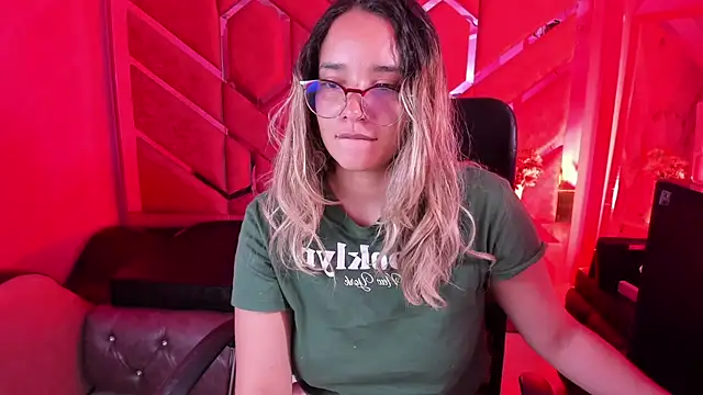 Snapshot of Olivia_Fox69 chatting on 02.27.26 Olivia Fox69 online show from 02.27.26