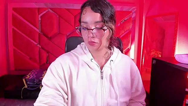 Snapshot of Olivia_Fox69 chatting on 03.02.26 Olivia Fox69 online show from 03.02.26