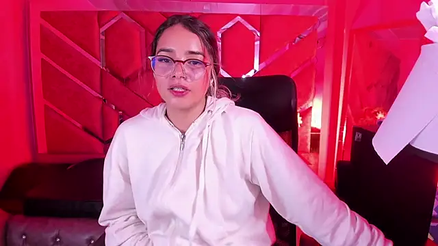 Snapshot of Olivia_Fox69 chatting on 03.03.26 Olivia Fox69 online show from 03.03.26