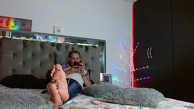 parejacaliente20154 online show from 12.30.24