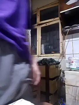 Snapshot of Franso13 chatting on 02.28.25 Franso13 online show from 02.28.25