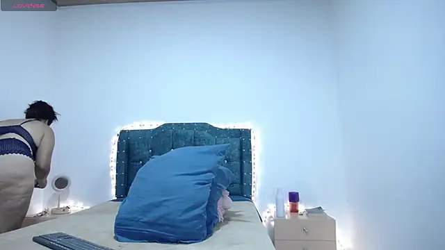 Snapshot of sofiamature01 chatting on 12.10.24 sofiamature01 online show from 12.10.24