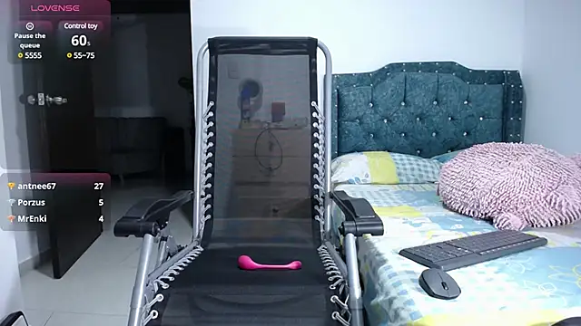 Snapshot of sofiamature01 chatting on 01.17.25 sofiamature01 online show from 01.17.25