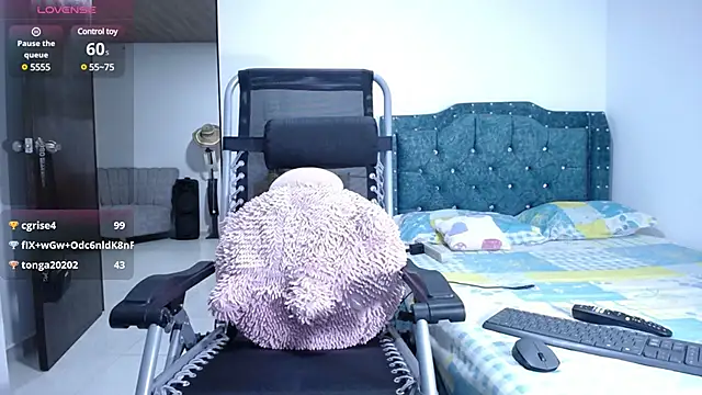 Snapshot of sofiamature01 chatting on 01.24.25 sofiamature01 online show from 01.24.25