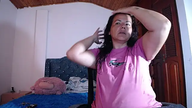 Snapshot of sofiamature01 chatting on 09.29.25 sofiamature01 online show from 09.29.25