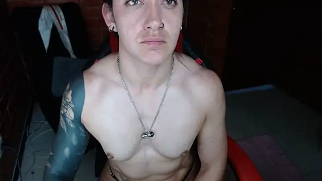 Snapshot of dannafitness chatting on 01.30.25 dannafitness online show from 01.30.25