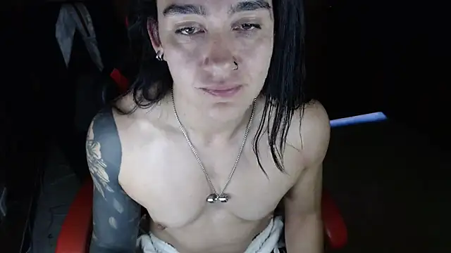 Snapshot of dannafitness chatting on 02.02.25 dannafitness online show from 02.02.25