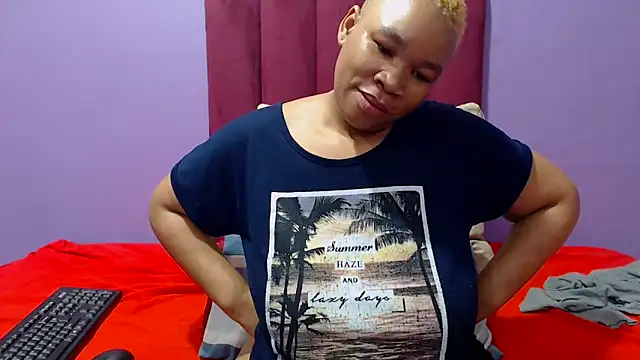 Snapshot of YELLOWBUSTYMELLONS chatting on 12.21.24 YELLOWBUSTYMELLONS online show from 12.21.24