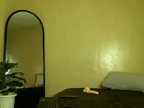 Snapshot of Sharmybabe chatting on 10.31.25 Sharmybabe online show from 10.31.25