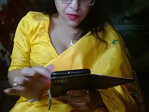 LOVERIAKOL online show from 12.18.24