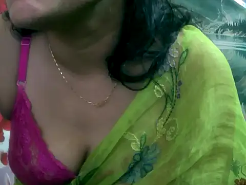 Snapshot of LOVERIAKOL chatting on 02.18.25 LOVERIAKOL online show from 02.18.25