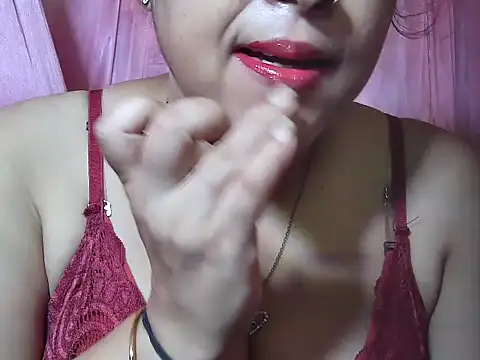 LOVERIAKOL online show from 06.04.26