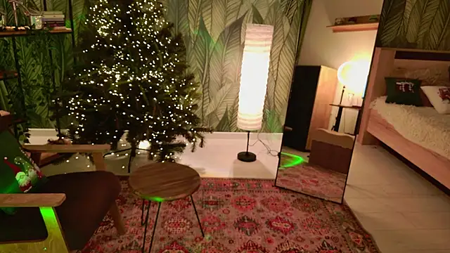 Snapshot of Elsie_Ginger chatting on 12.26.24 Elsie Ginger online show from 12.26.24