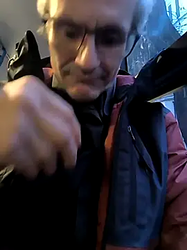 Snapshot of Zed0l1Mod chatting on 02.25.25 Zed0l1Mod online show from 02.25.25