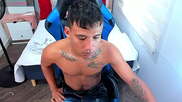 Backsex boy online show from 10.13.25