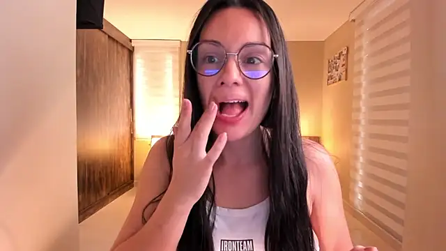 Snapshot of anabel_025 chatting on 02.13.25 anabel 025 online show from 02.13.25