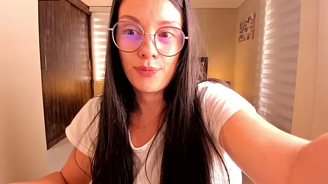 Snapshot of anabel_025 chatting on 03.18.25 anabel 025 online show from 03.18.25