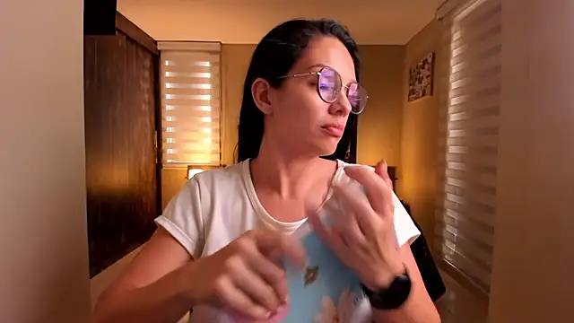 Snapshot of anabel_025 chatting on 03.18.25 anabel 025 online show from 03.18.25