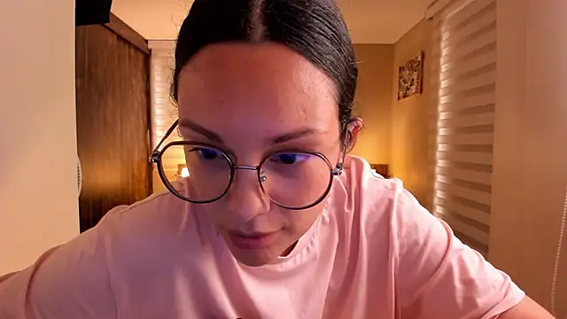 Snapshot of anabel_025 chatting on 12.13.25 anabel 025 online show from 12.13.25