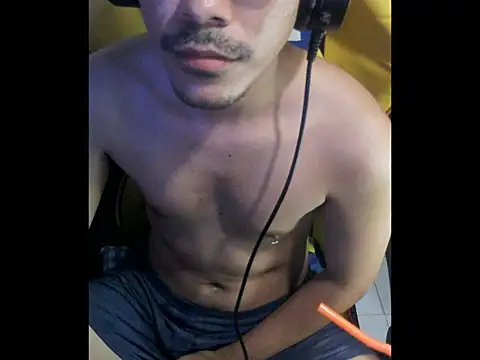 Snapshot of cloudyth1994 chatting on 11.06.25 cloudyth1994 online show from 11.06.25