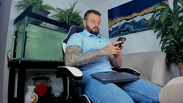 Snapshot of Johnnygrayson1 chatting on 07.16.26 Johnnygrayson1 online show from 07.16.26