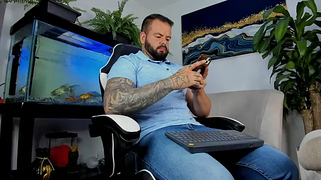 Snapshot of Johnnygrayson1 chatting on 07.19.26 Johnnygrayson1 online show from 07.19.26