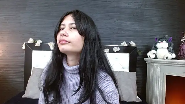 NayeCloud online show from 02.15.25