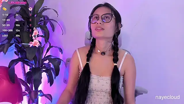 NayeCloud online show from 04.30.26