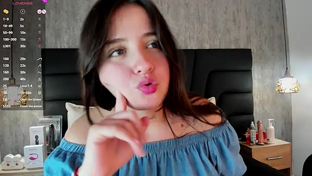 Sabrina Lennox online show from 02.07.25