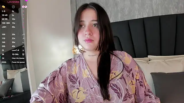 Sabrina Lennox online show from 02.08.25