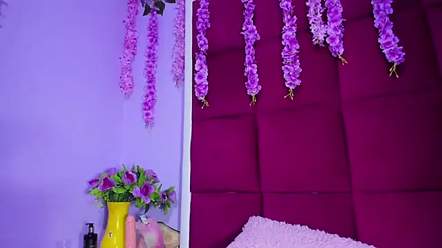 Sasha Petitte online show from 03.21.25