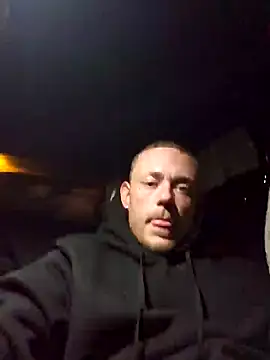 Snapshot of dadyyD95 chatting on 02.04.25 dadyyD95 online show from 02.04.25