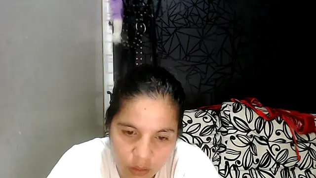 love and Lust online show from 02.15.25