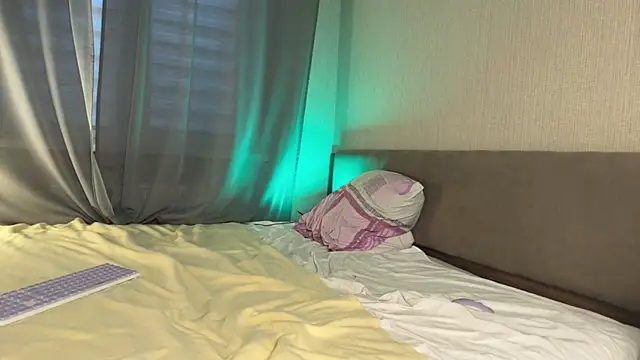 weshycouple online show from 10.09.25