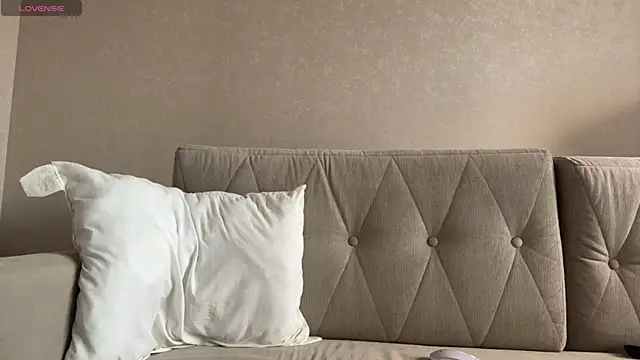 Snapshot of weshycouple chatting on 06.28.26 weshycouple online show from 06.28.26