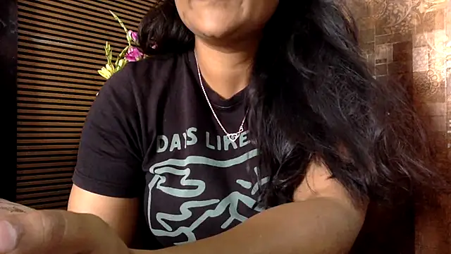 HaaniKaur online show from 02.16.26