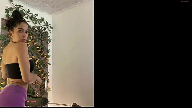 sara smith45 online show from 12.26.24