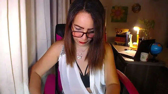 Snapshot of danielle_rose_1 chatting on 06.02.26 danielle rose 1 online show from 06.02.26
