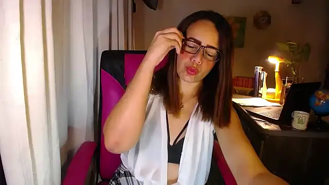 Snapshot of danielle_rose_1 chatting on 06.03.26 danielle rose 1 online show from 06.03.26